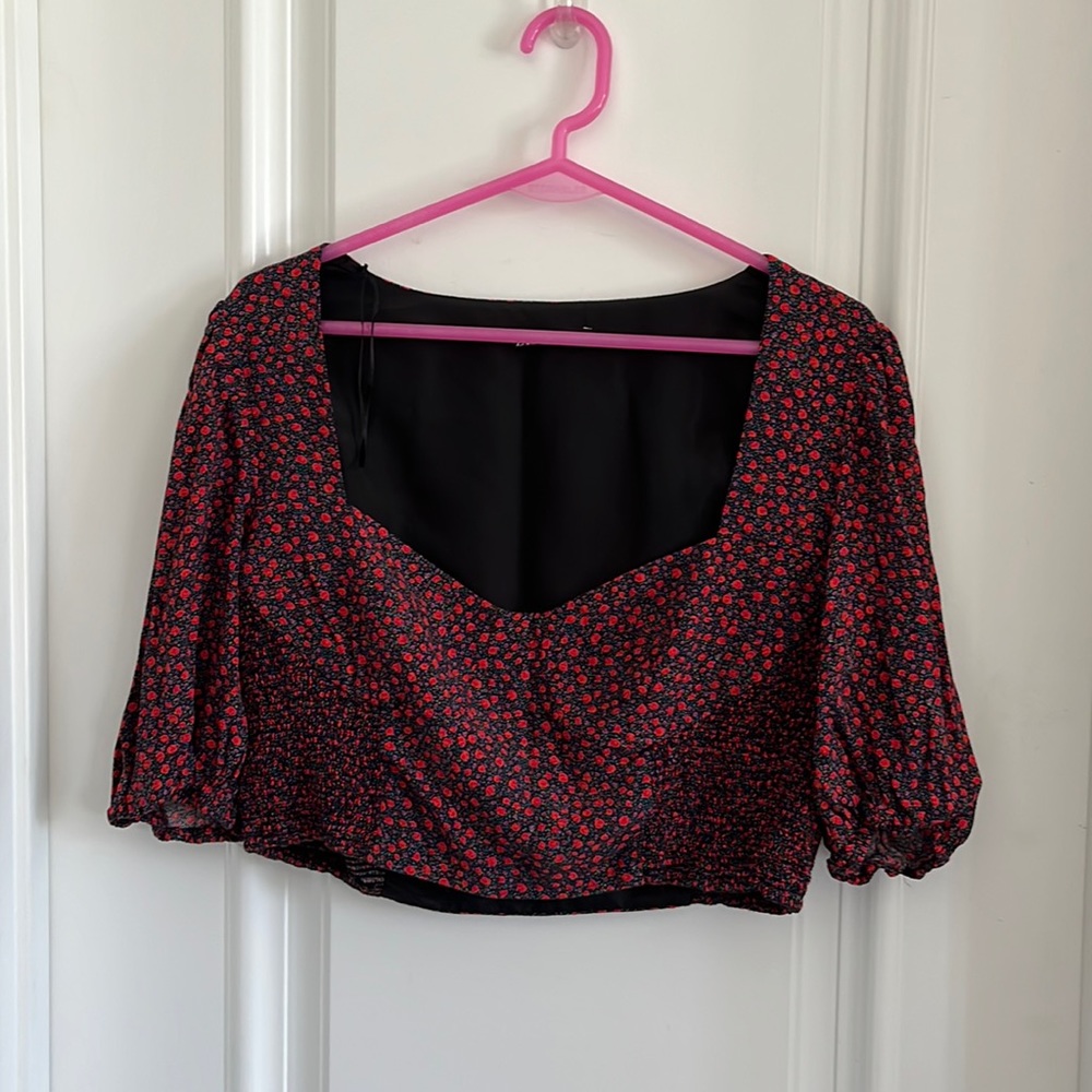 Sweetheart neckline rose patterned top